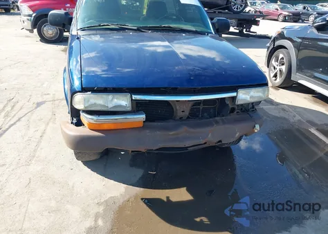 2002 Chevrolet S-10 Ls from USA, damaged, VIN 1GCCS145928211642